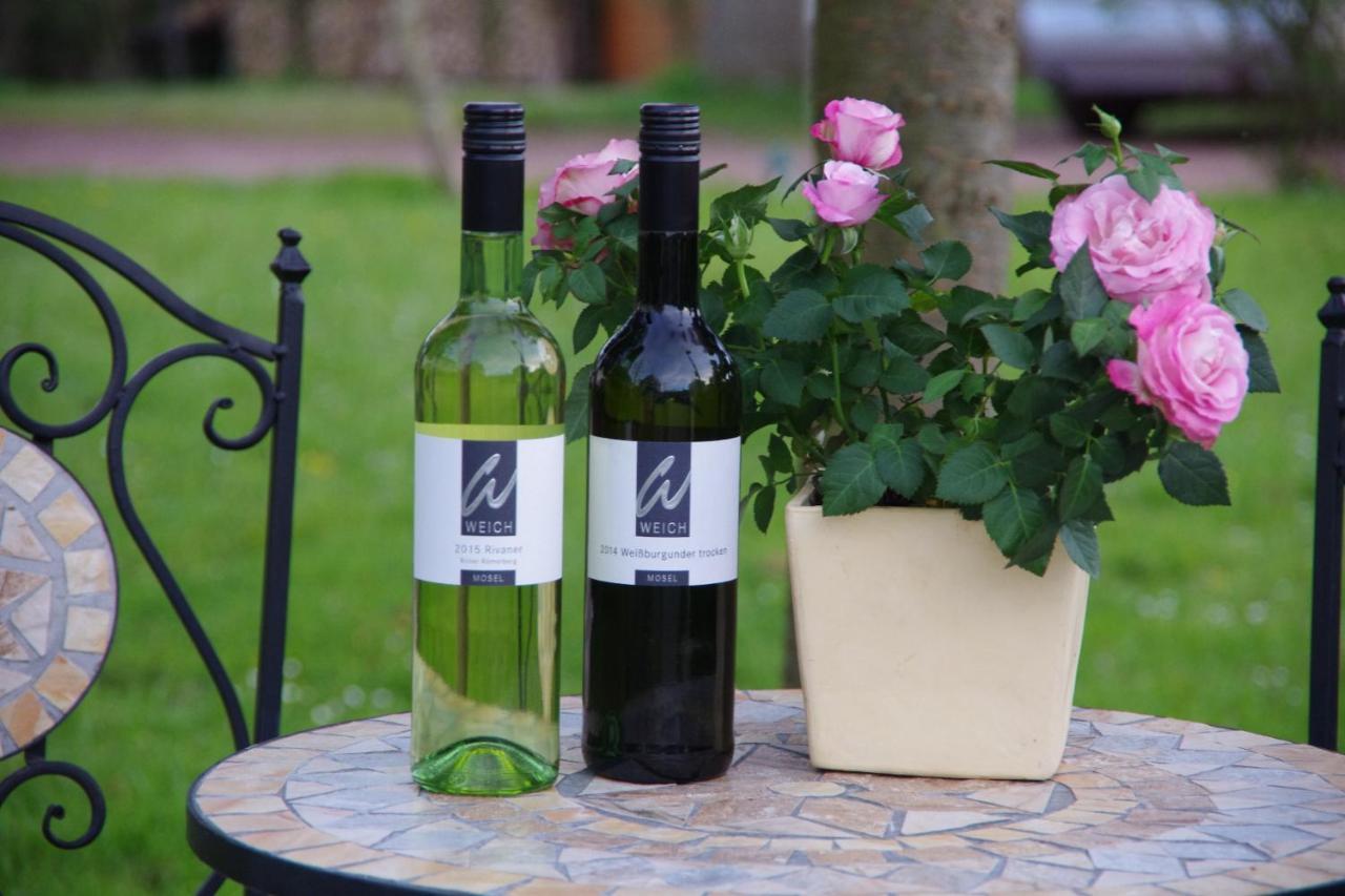 Weingut Weich Hotel Riol Exterior foto